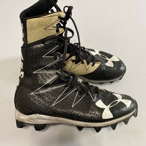 Under Armour Mens clutch fit lace up size 10 football cleats